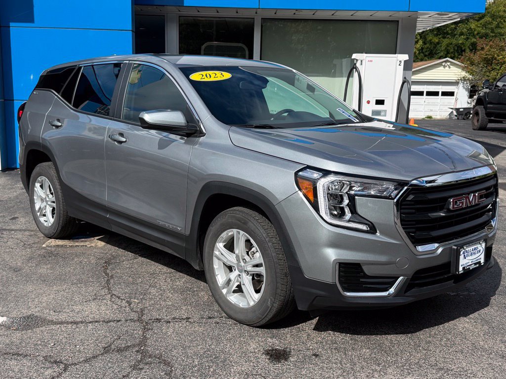 Used 2023 GMC Terrain SLE AWD/4WD image 3