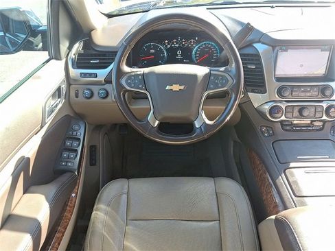 Used 2020 Chevrolet Suburban Premier image 12