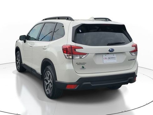 Used 2022 Subaru Forester Premium AWD/4WD image 3