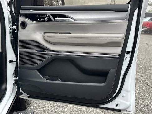 Used 2023 Jeep Grand Wagoneer L Series II w/ Premium Group II image 14