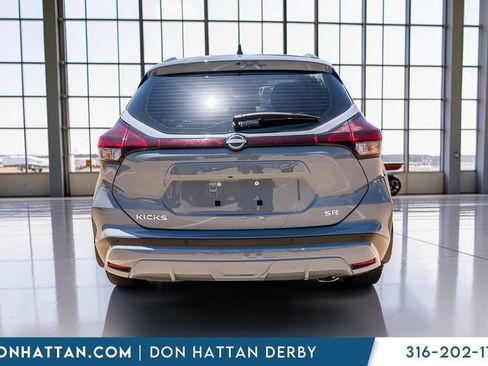 Used 2023 Nissan Kicks SR w/ SR Premium Package FWD image 33