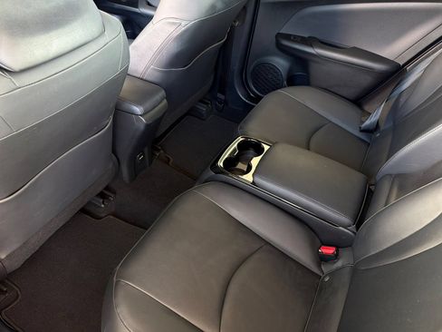 Used 2019 Toyota Prius Prime Advanced w/ Carpet Mat Package FWD image 13