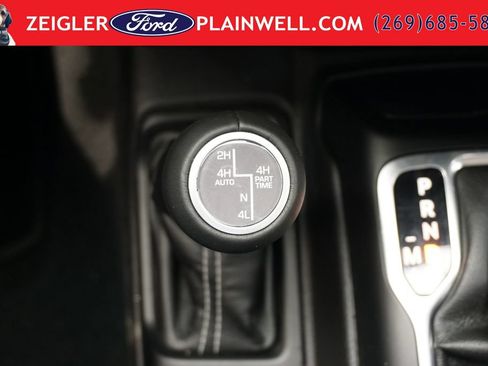 Used 2023 Jeep Wrangler Unlimited Sahara w/ Cold Weather Group AWD/4WD image 23