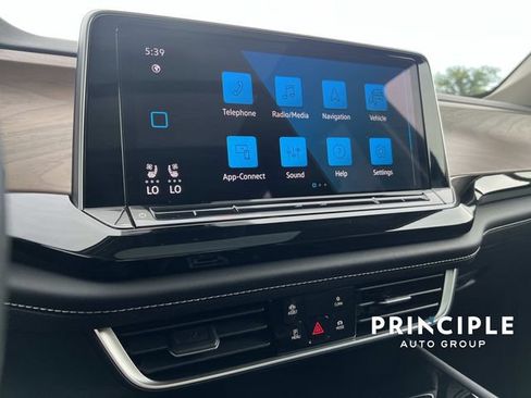 Used 2026 Volkswagen Atlas SE w/ Panoramic Sunroof Package FWD image 24