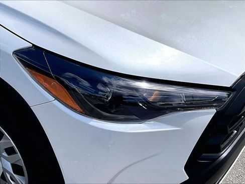 Used 2026 Toyota Corolla Cross L FWD image 31