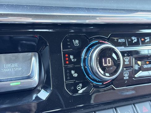 New 2026 GMC Sierra 1500 Denali Ultimate w/ LPO, Black Badging Package AWD/4WD image 17