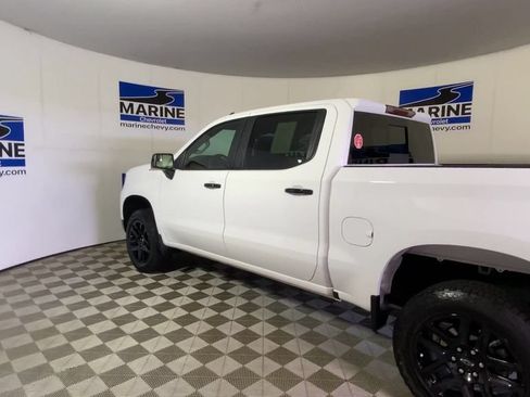 Used 2025 Chevrolet Silverado 1500 LT Trail Boss w/ Convenience Package II AWD/4WD image 8