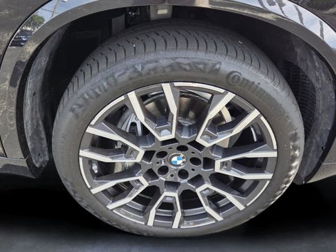 Certified 2025 BMW X5 xDrive40i w/ M Sport Package AWD/4WD image 18