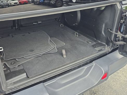 Used 2018 Jeep Wrangler Unlimited Sport S image 8