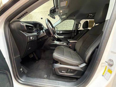 Used 2021 Ford Explorer XLT AWD/4WD image 23