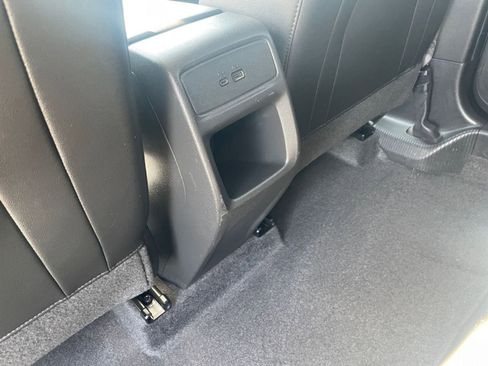 Used 2025 Chevrolet Trax LT w/ LT Convenience Package image 25