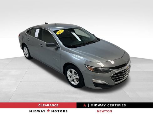 Used 2025 Chevrolet Malibu LS image 1