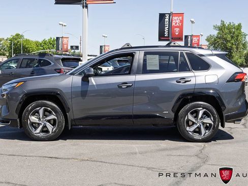 Used 2022 Toyota RAV4 SE w/ Weather & Moonroof Package AWD/4WD image 14