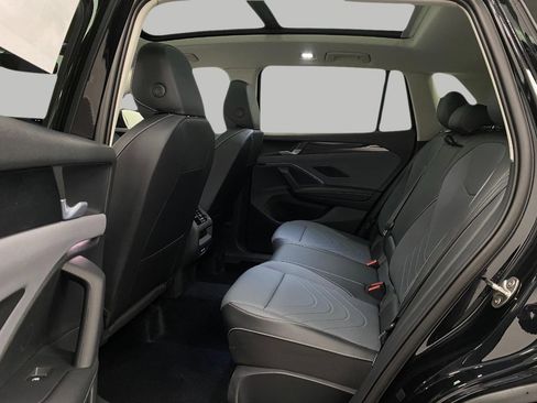 New 2025 Volkswagen Tiguan SE image 26