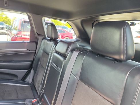 Used 2019 Jeep Grand Cherokee Altitude RWD image 23