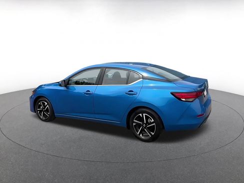 Used 2025 Nissan Sentra SV FWD image 10