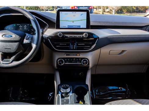 Used 2020 Ford Escape SE image 15