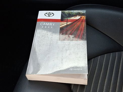 Used 2021 Toyota Camry SE image 26