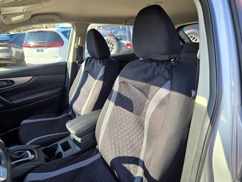 Used 2018 Nissan Rogue Sport S image 14