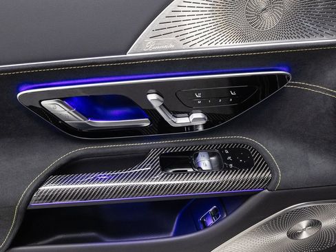 Used 2025 Mercedes-Benz AMG GT 63 image 6