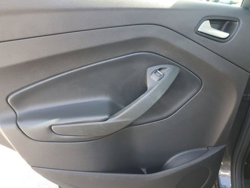 Used 2018 Ford C-MAX SE w/ Cold Weather Package image 17