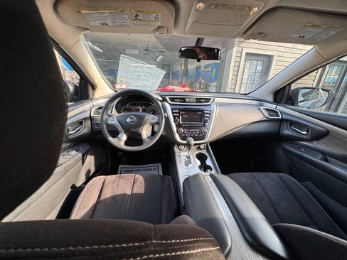 Used 2017 Nissan Murano S FWD image 2