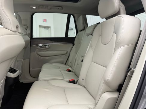 Used 2023 Volvo XC90 B6 Plus w/ Protection Package AWD/4WD image 17