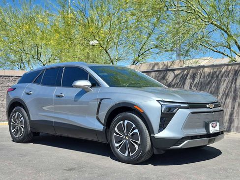 Used 2024 Chevrolet Blazer EV LT AWD/4WD image 3