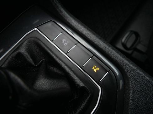 Used 2020 Volkswagen Tiguan SEL Premium R-Line image 24