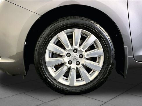 Used 2017 Toyota Sienna XLE w/ XLE Navigation Package AWD/4WD image 11