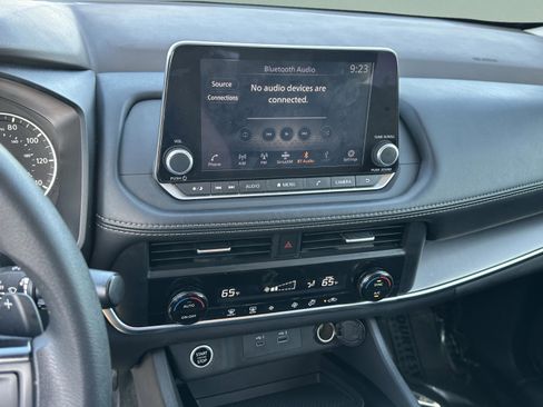 Certified 2023 Nissan Rogue SV FWD image 24