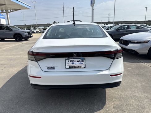 New 2026 Honda Accord SE image 5