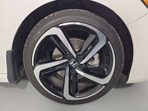 Used 2019 Honda Accord Sport image 10