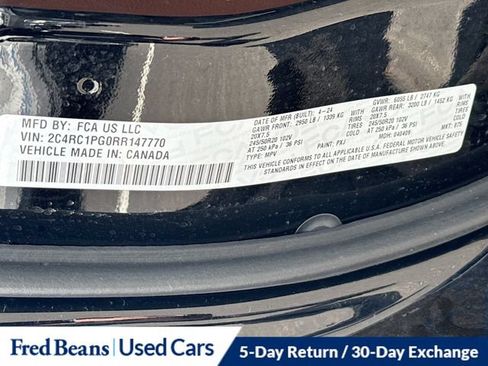 Used 2024 Chrysler Pacifica Pinnacle FWD image 41