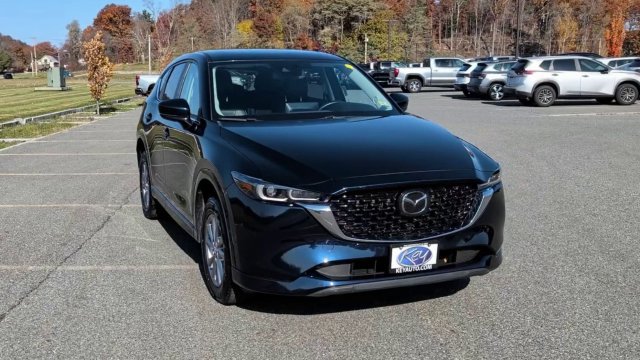 Used 2025 MAZDA CX-5 AWD 2.5 S w/ Preferred Package image 3