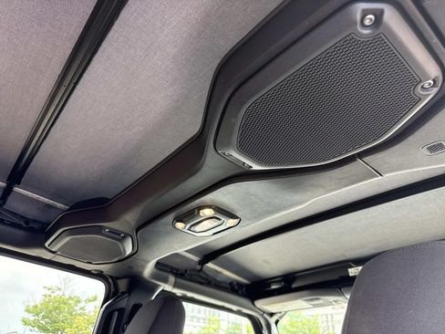 Used 2022 Jeep Wrangler Unlimited Sport AWD/4WD image 43