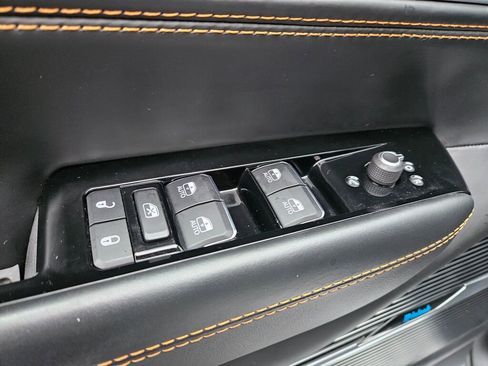 Used 2024 Jeep Grand Wagoneer L Series III image 21