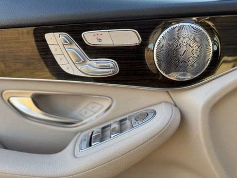 Used 2020 Mercedes-Benz GLC 300 w/ Parking Assistance Package image 12