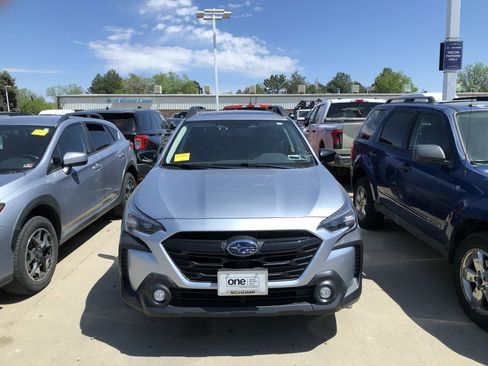 Certified 2024 Subaru Outback Onyx Edition XT AWD/4WD image 2