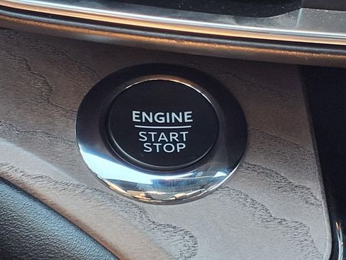 Used 2023 Ford Explorer Platinum RWD image 15