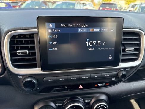 Certified 2022 Hyundai Venue SEL w/ Cargo Package image 5