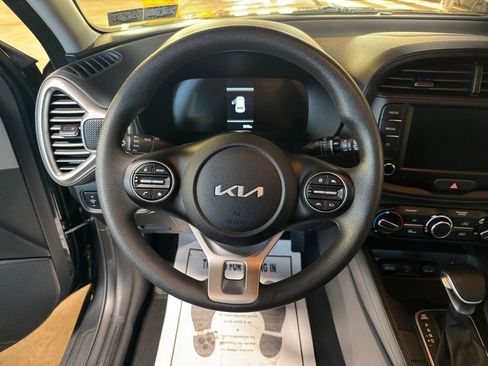Certified 2025 Kia Soul LX w/ LX Technology Package image 15