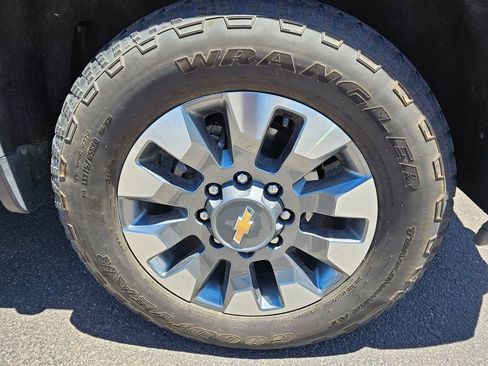 Used 2024 Chevrolet Silverado 2500 LT w/ Texas Edition AWD/4WD image 21