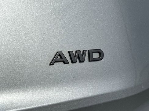 Used 2025 Nissan Rogue SV image 28