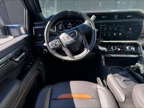 Used 2025 GMC Sierra 2500 AT4 w/ AT4 Premium Plus Package image 9