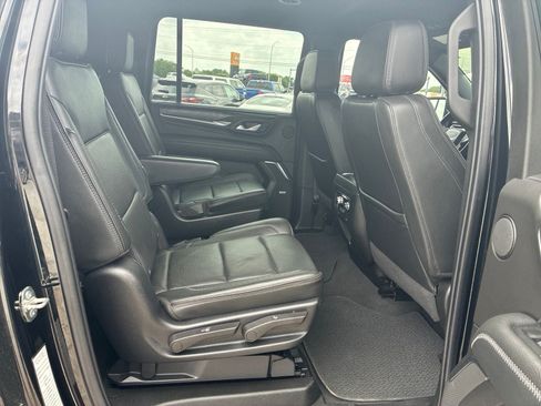 Used 2022 GMC Yukon XL Denali AWD/4WD image 25