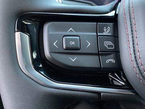 Used 2025 Jeep Wagoneer S Limited image 11