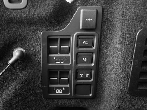 Used 2023 Land Rover Discovery HSE R-Dynamic AWD/4WD image 44