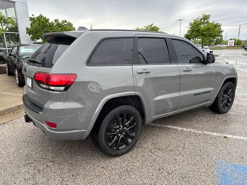Used 2021 Jeep Grand Cherokee Laredo X AWD/4WD image 26