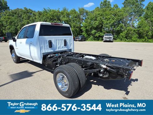 New 2026 Chevrolet Silverado 3500 LT w/ Convenience Package AWD/4WD image 6